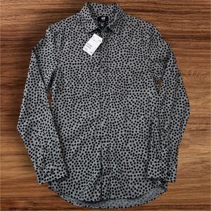 NWT H&M Men’s Gray/black polkadots Slim Fit Button Down Shirt. XS
